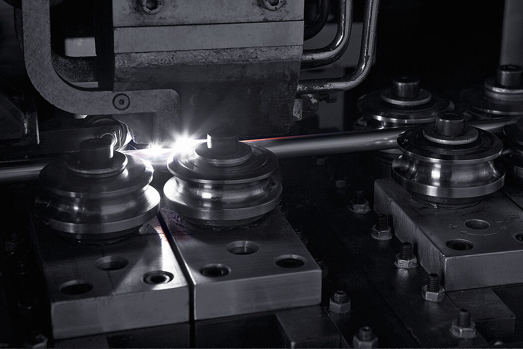 Maschinentechnik Rohrprofilieranlage Laserschweißen